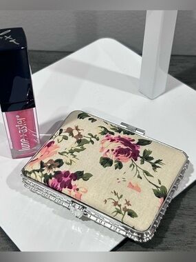 Floral Compact & Liquid Lipstick Duo